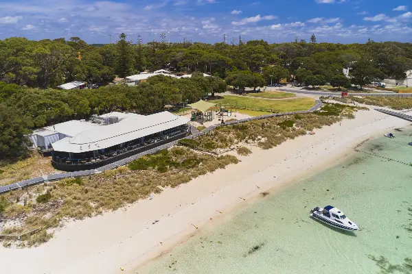 Isola Bar e Cibo, South Thomson Bay