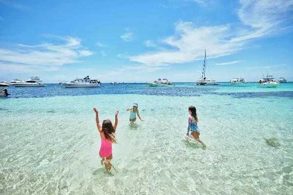 Family fun at Longreach Bay