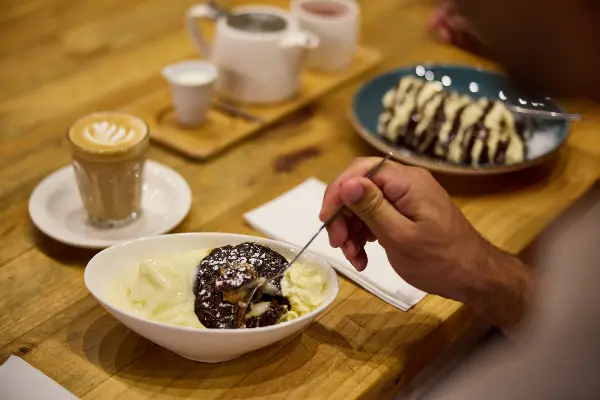 Coffee and dessert at Geordie's Cafe and Art Gallery | Rottnest Island