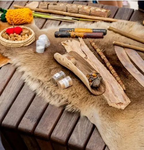 Mirliny Cultural Yarning Experience tools.