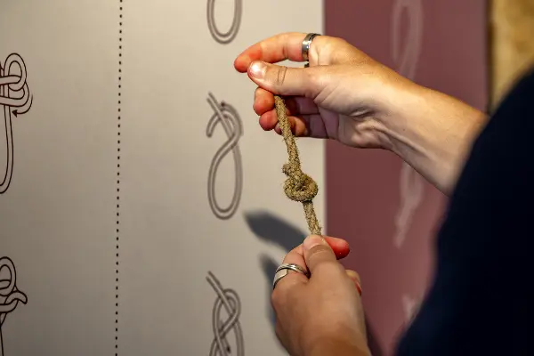 Learn how to tie knots at Pilot Boathouse