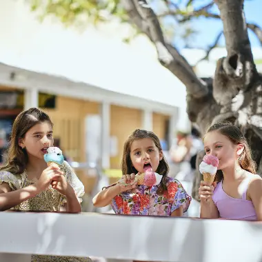 Simmos Rottnest|Three girls enjoying icecream in the mall Thomson Bay
